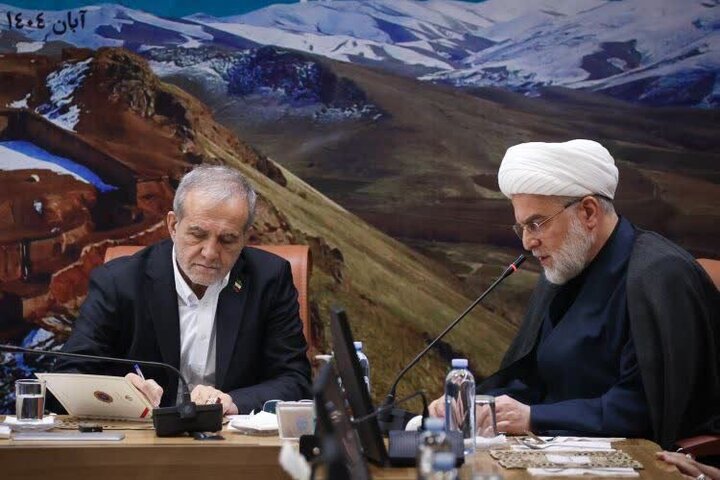 تصاویر/ دیدار رئیس جمهور با علما و روحانیون استان کردستان