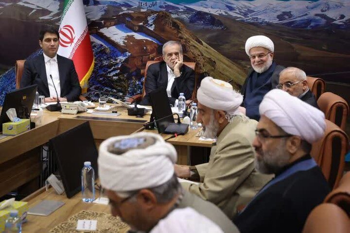 تصاویر/ دیدار رئیس جمهور با علما و روحانیون استان کردستان