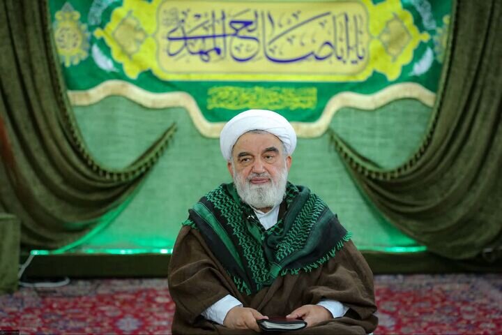 عمل به وظیفه با نیت الهی، اساس اصلاح انسان است