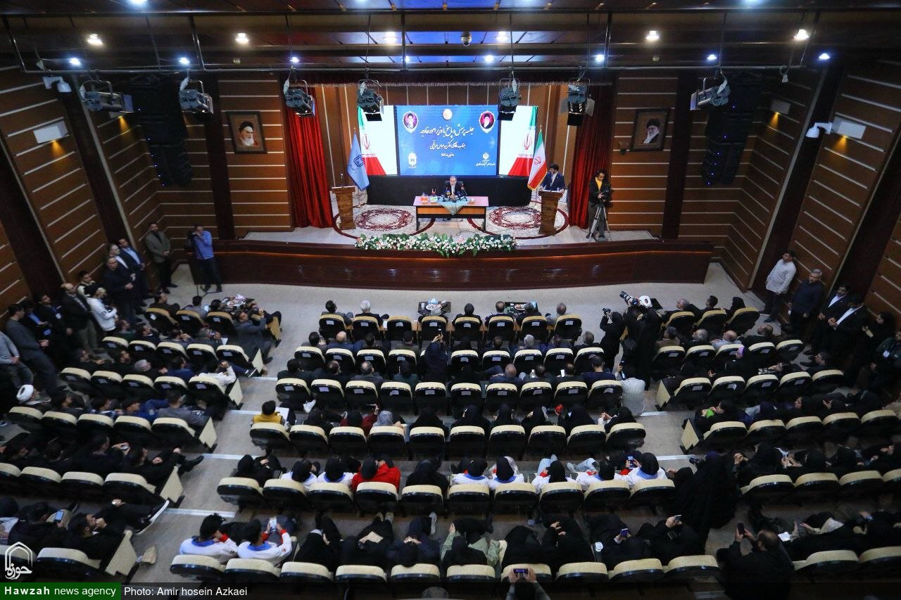 تصاویر / نشست دانشجویی «نقشه راه سیاست خارجی پساجنگ» با حضور وزیر امور خارجه در همدان