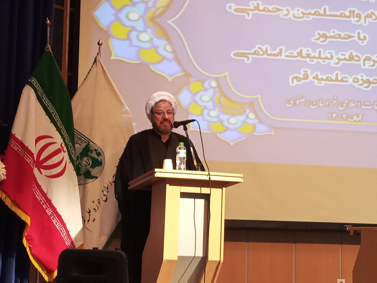 ظرفیت علمی حوزه باید پشتوانه کنشگری فرهنگی دفتر تبلیغات باشد