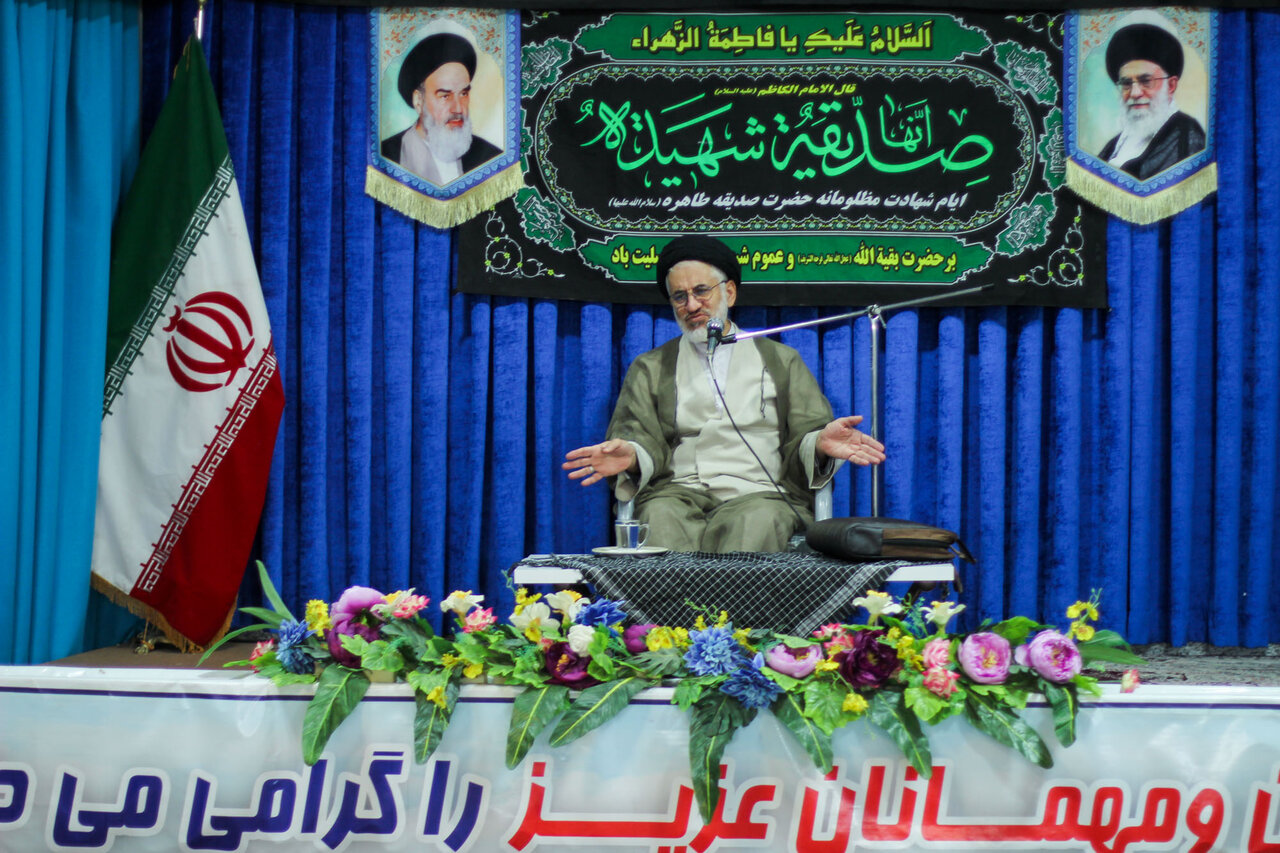 علم بدون تقوا خطرناک‌تر از بی‌علمی است+تصاویر