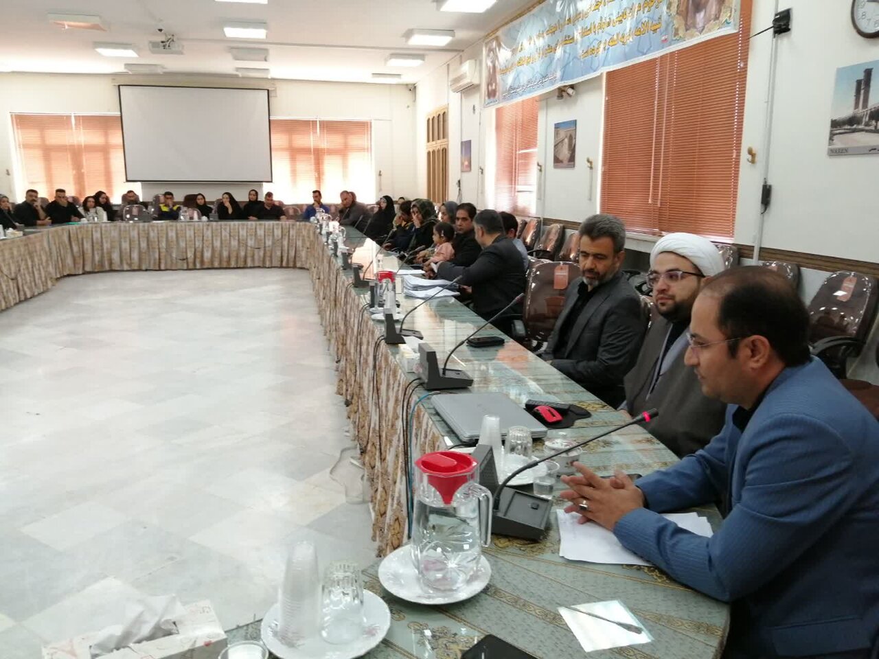 اعطاء زمین به ۱۰۰ خانواده واجد شرایط طرح جوانی جمعیت در نائین