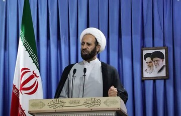 همبستگی رمز پیروزی ملت ایران در برابر فتنه‌گری غرب است