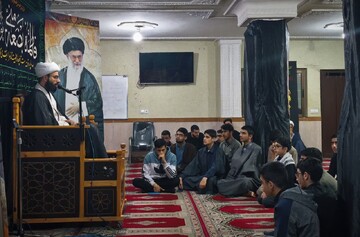 تصاویر/ طلاب و روحانیون گیلان در سوگ شهادت حضرت فاطمه زهرا (س)