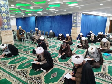 تصاویر/ برگزاری آزمون کتبی دانش افزایی ولایت فقیه ویژه اساتید استان مرکزی و لرستان