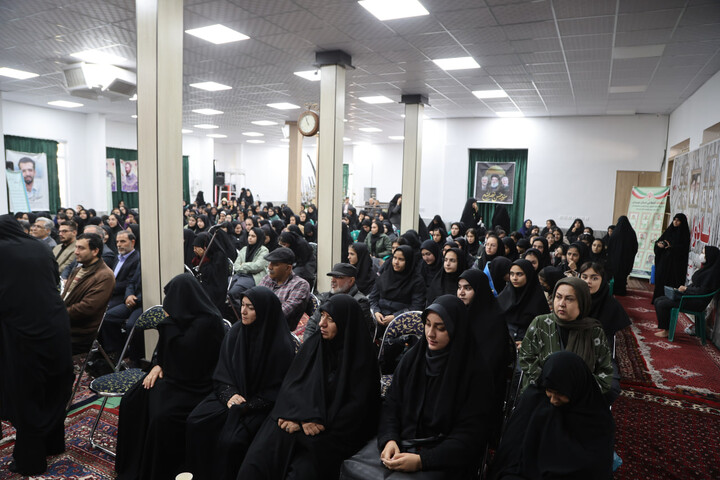 تصاویر / برگزاری مراسم یادواره شهدا به همت دبیرستان نمونه دولتی شهید حجه فروش