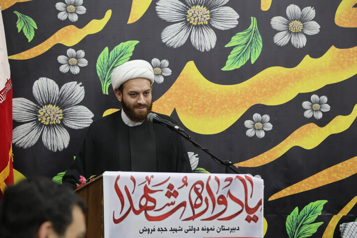 تصاویر / برگزاری مراسم یادواره شهدا به همت دبیرستان نمونه دولتی شهید حجه فروش