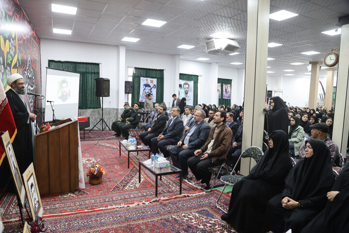 تصاویر / برگزاری مراسم یادواره شهدا به همت دبیرستان نمونه دولتی شهید حجه فروش