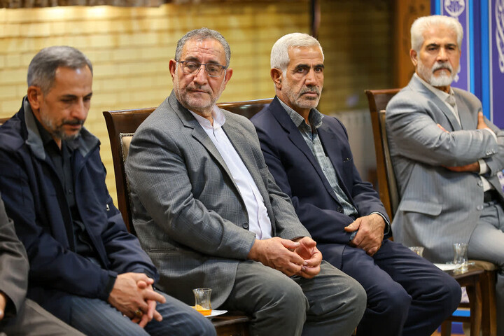 تصاویر |  دیدار دبیرکل و اعضای استانی جبهه پایداری انقلاب اسلامی با امام جمعه تبریز