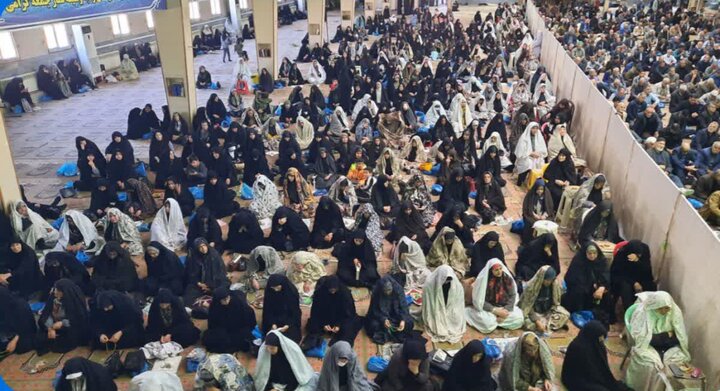 تصاویر/حضور پرشور مردم خمین در نماز عبادی سیاسی جمعه