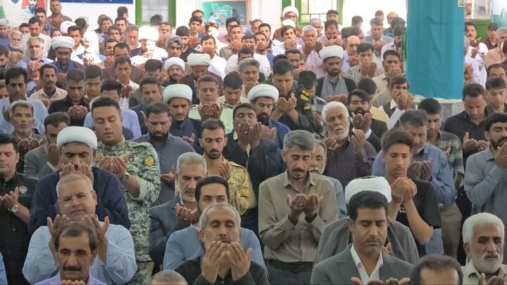 تصاویر/ اقامه نماز جمعه شهر ریگان