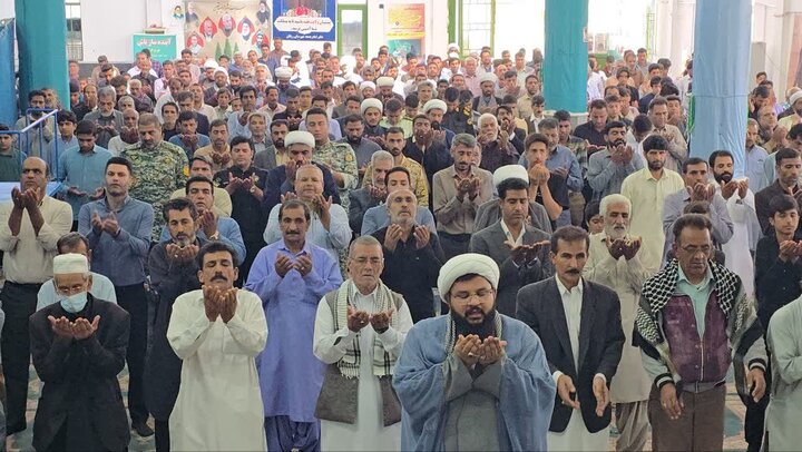 تصاویر/ اقامه نماز جمعه شهر ریگان