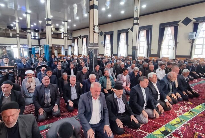 تصاویر/ اقامه نماز جمعه شهرستان چهاربرج