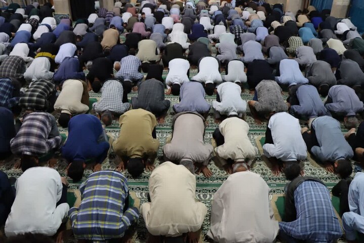 نماز جمعه عالیشهر به روایت تصویر