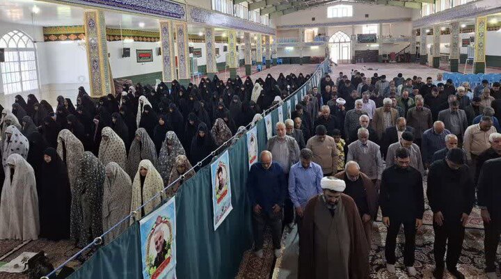 تصاویر/ اقامه نماز جمعه شهر زنگی آباد