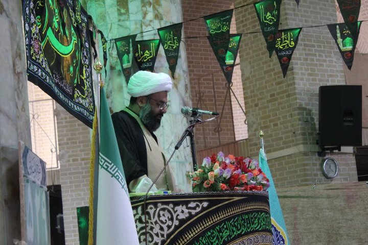حوزه/ نمازجمعه شهرستان خاتم در سوگ ایام فاطمیه