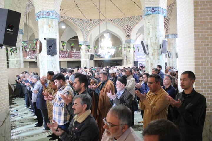 حوزه/ نمازجمعه شهرستان خاتم در سوگ ایام فاطمیه