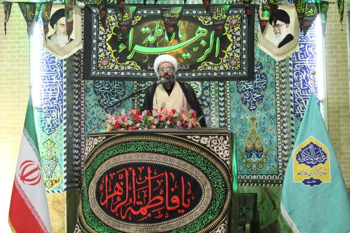 حوزه/ نمازجمعه شهرستان خاتم در سوگ ایام فاطمیه
