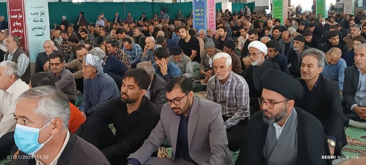 تصاویر/برپایی نماز جمعه عبادی_ سیاسی ساوه