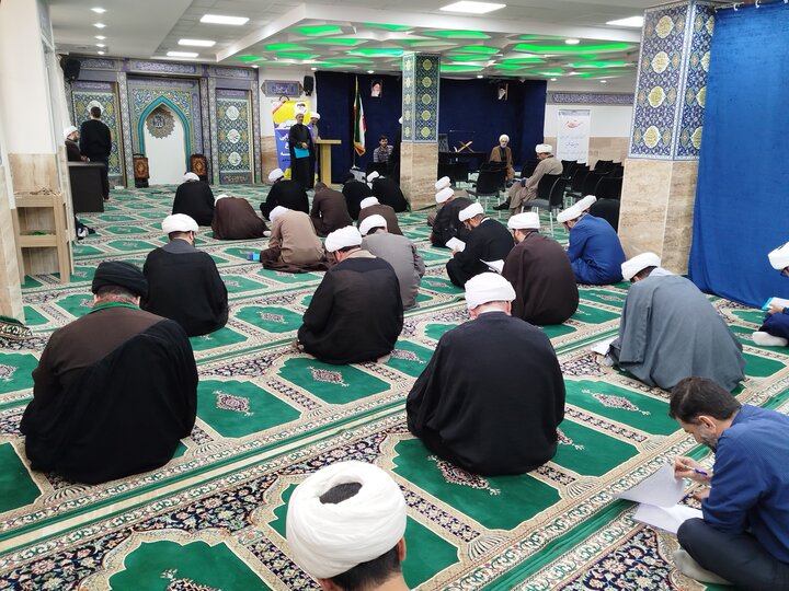 تصاویر/برگزاری آزمون کتبی دانش افزایی ولایت فقیه ویژه اساتید استان مرکزی و لرستان