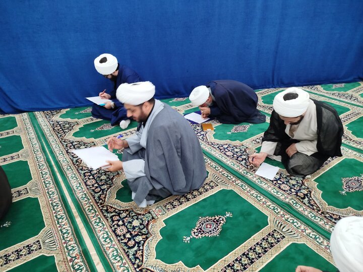 تصاویر/برگزاری آزمون کتبی دانش افزایی ولایت فقیه ویژه اساتید استان مرکزی و لرستان
