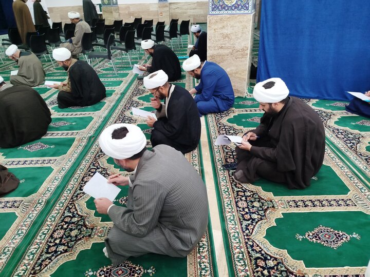 تصاویر/برگزاری آزمون کتبی دانش افزایی ولایت فقیه ویژه اساتید استان مرکزی و لرستان
