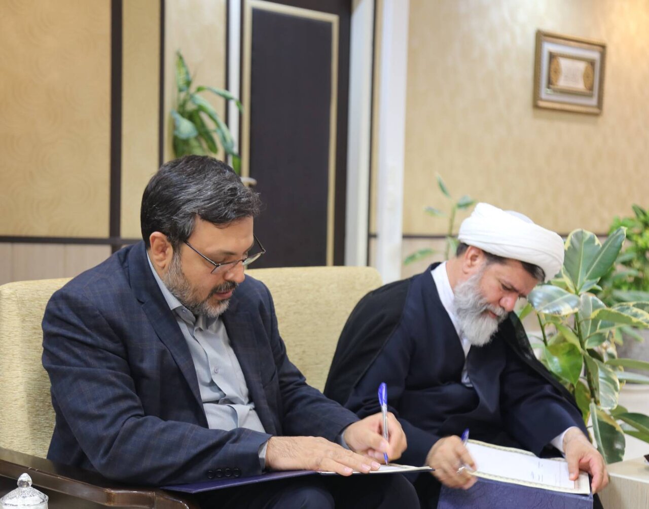 انعقاد تفاهم‌نامه حوزه علمیه و صدا و سیمای فارس