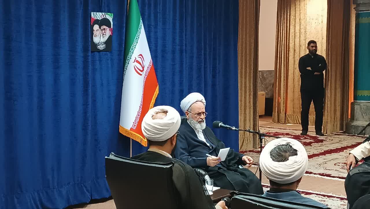 Ayətullah Ərafi izah etdi: