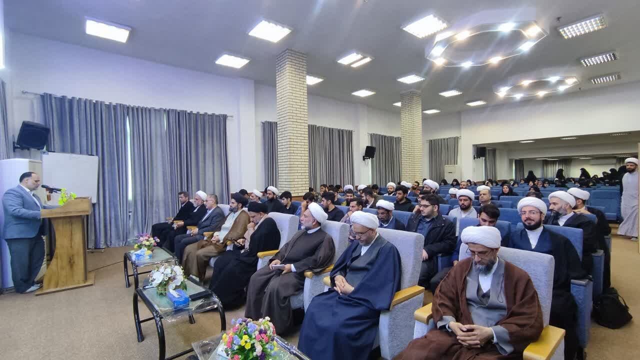 برگزاری کرسی آزاداندیشی حوزه پیشرو در رودسر+عکس