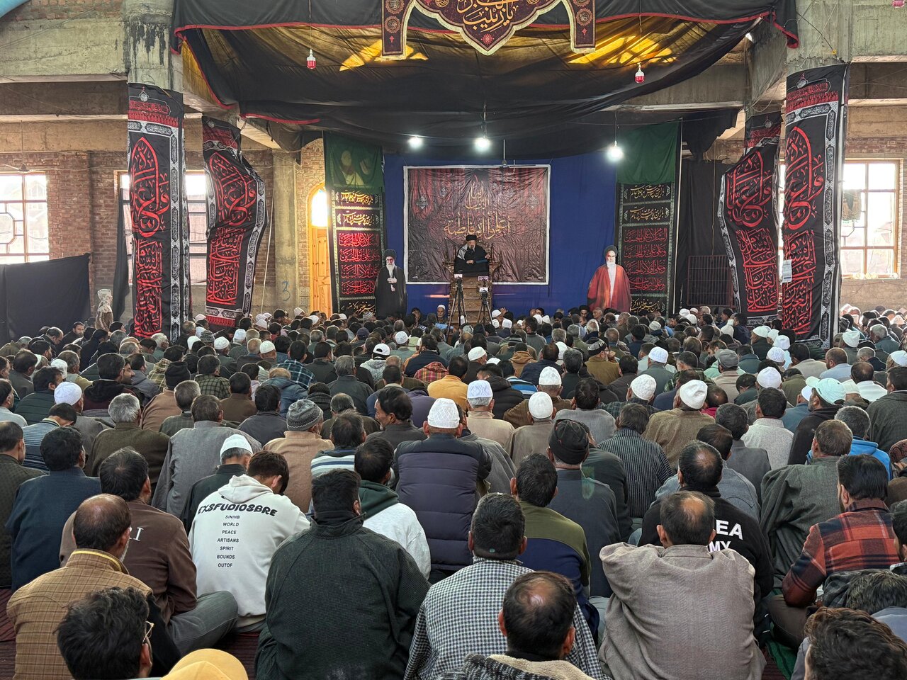 हज़रत फ़ातिमा ने ज़ुल्म, अन्याय और हक़-तल्फ़ी के ख़िलाफ़ सब्र के साथ विरोध किया