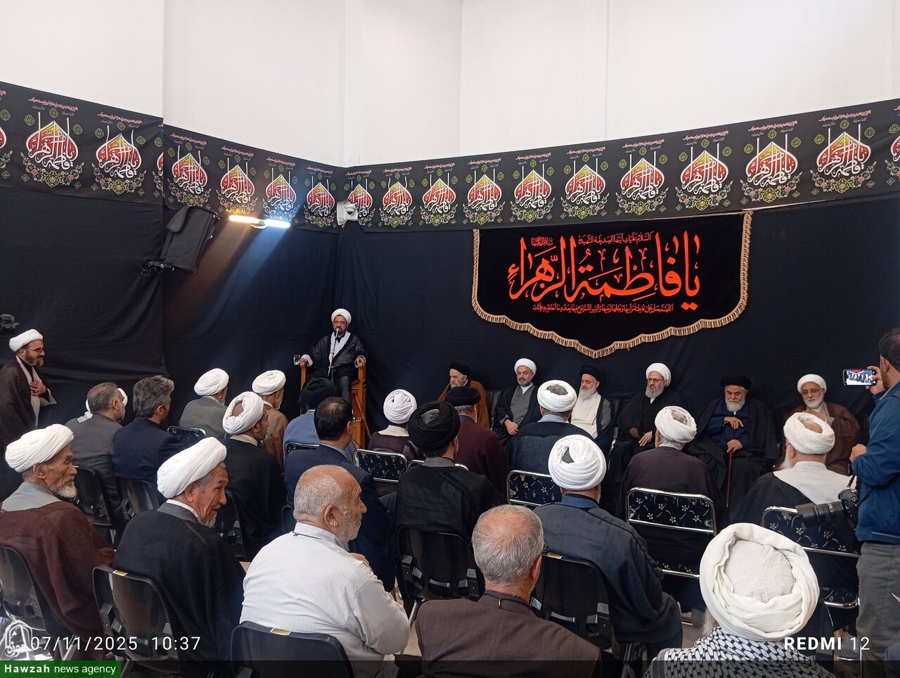 زن محور بیداری فرهنگی است