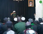 फ़ोटो / हज़रत फ़ातिमा ज़हरा (सला मुल्ला अलैहा) की शहादत के अवसर पर अबुजा में मजालिस ए अज़ा, नाइजीरिया के इस्लामी आंदोलन के प्रमुख इब्राहिम ज़कज़ाकी की शिरकत