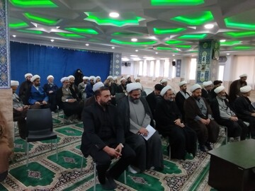 تصاویر/ اختتامیه دوره دانش افزایی با موضوع ولایت فقیه در حوزه علمیه خاتم الانبیا(ص)اراک