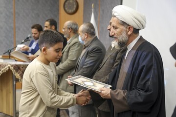 تصاویر / مراسم تجلیل از برندگان مسابقات قرآنی مدهامتان با حضور نماینده ولی فقیه در استان قزوین