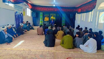 برگزاری نشست بصیرتی «رسالت طلبه در گام دوم انقلاب» در مدرسه علمیه علی‌بن‌ابیطالب(ع) ریگان+عکس