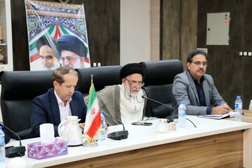 ایمان و اخلاق در کنار علم تقویت شود