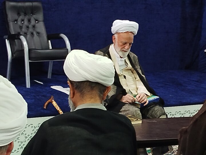 تصاویر/اختتامیه دوره دانش افزایی با موضوع ولایت فقیه در حوزه علمیه خاتم الانبیا(ص)اراک