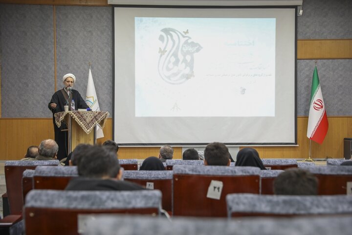 تصاویر / مراسم تجلیل از برندگان مسابقات قرآنی مدهامتان با حضور نماینده ولی فقیه در استان قزوین