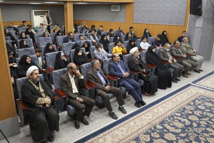 تصاویر / مراسم تجلیل از برندگان مسابقات قرآنی مدهامتان با حضور نماینده ولی فقیه در استان قزوین