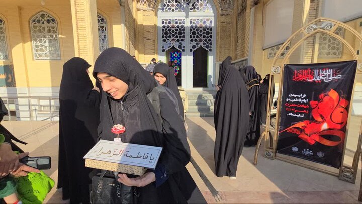 طلایه‌داران نور بدرقه شدند؛ طلاب سیکل حوزه‌های علمیه خواهران یزد عازم مناطق عملیاتی دفاع مقدس