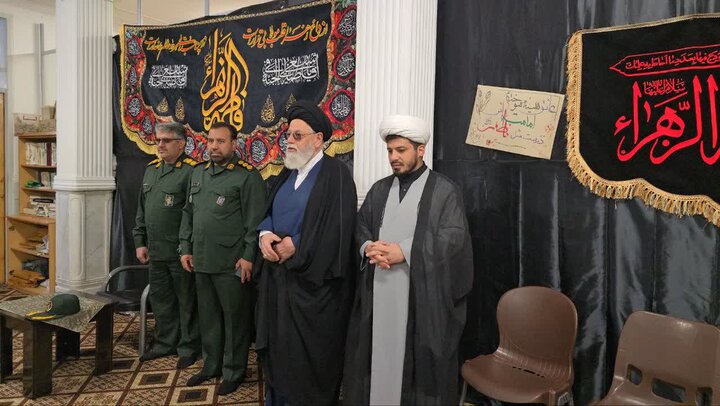 طلایه‌داران نور بدرقه شدند؛ طلاب سیکل حوزه‌های علمیه خواهران یزد عازم مناطق عملیاتی دفاع مقدس