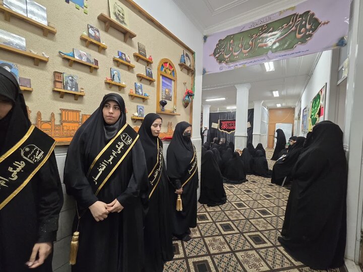 طلایه‌داران نور بدرقه شدند؛ طلاب سیکل حوزه‌های علمیه خواهران یزد عازم مناطق عملیاتی دفاع مقدس