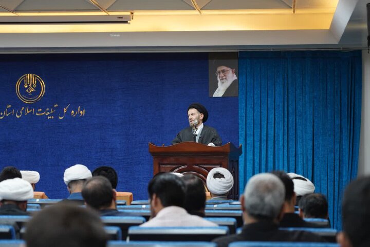 تصاویر/آیین تکریم و معارفه مدیران کل پیشین و جدید تبلیغات اسلامی لرستان