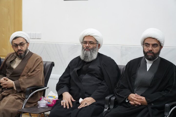 تصاویر/دیدار معاون فرهنگی سازمان تبلیغات اسلامی با نماینده ولی‌فقیه در استان لرستان