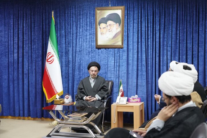 تصاویر/دیدار معاون فرهنگی سازمان تبلیغات اسلامی با نماینده ولی‌فقیه در استان لرستان