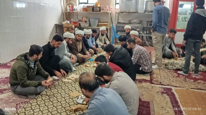 تصاویر/اجرای برنامه شنبه های قرآنی در مدرسه علمیه نورآباد