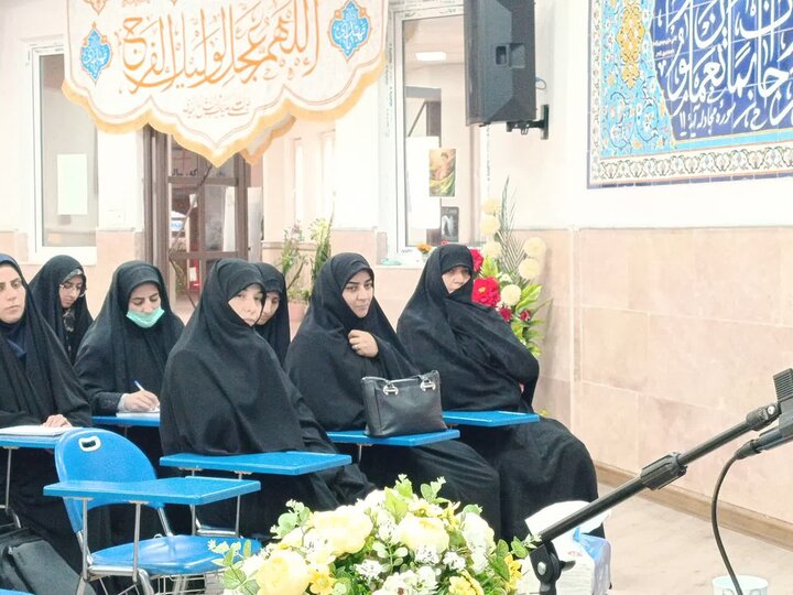 تصاویر/ نشست بصیرتی در مدرسه علمیه الزهرا (س) ارومیه