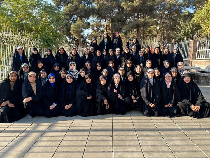 تصاویر/ دوره تکمیلی خانم مربی در تهران و قم به کار خود پایان داد