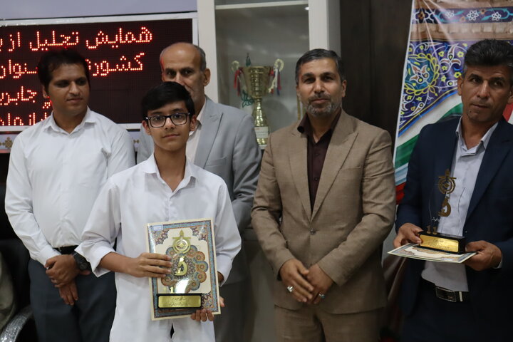 تصاویر/ تجلیل از دانش‌آموزان برگزیده دیّر در جشنواره‌های علمی
